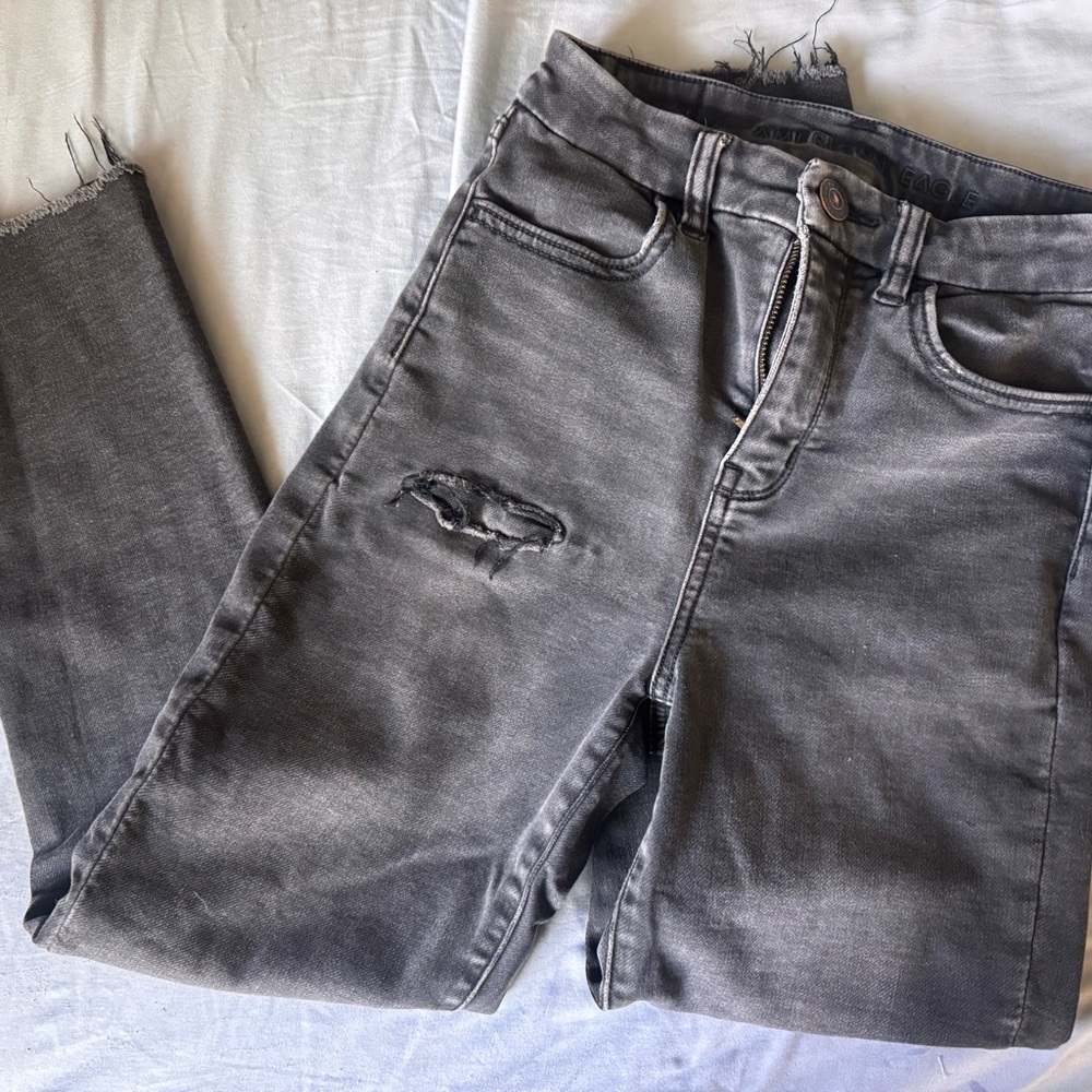 American Eagle Gray Distressed Jeans
